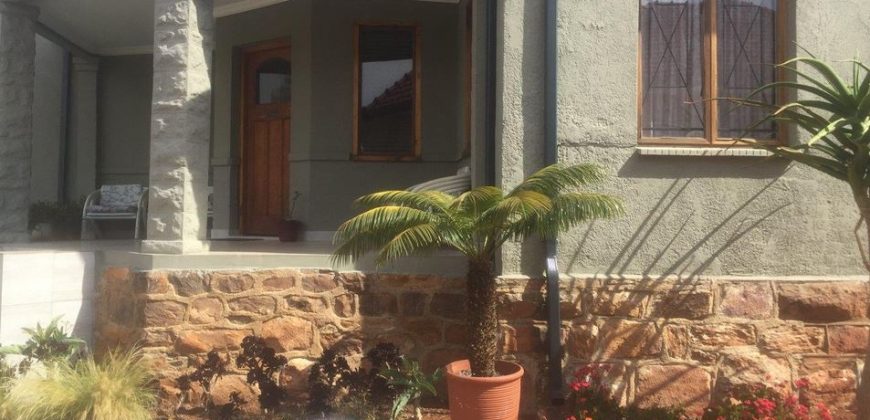 3 Bedroom House for Sale in Kensington